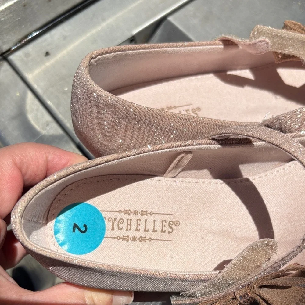 Seychelles Sparkly Tan Kids Dress Shoes Size 2